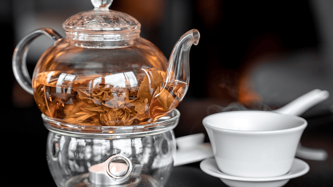 What are YEN’s operating hours?